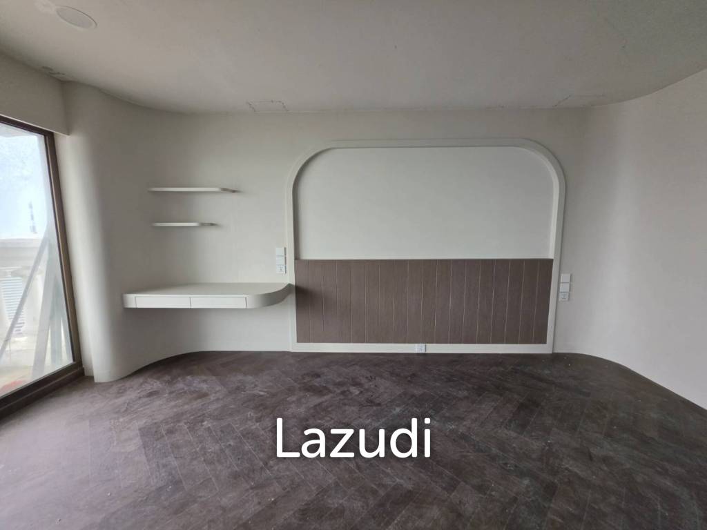 picture 68 sqm high floor condo in State Tower Si Lom Bangkok - 2/7