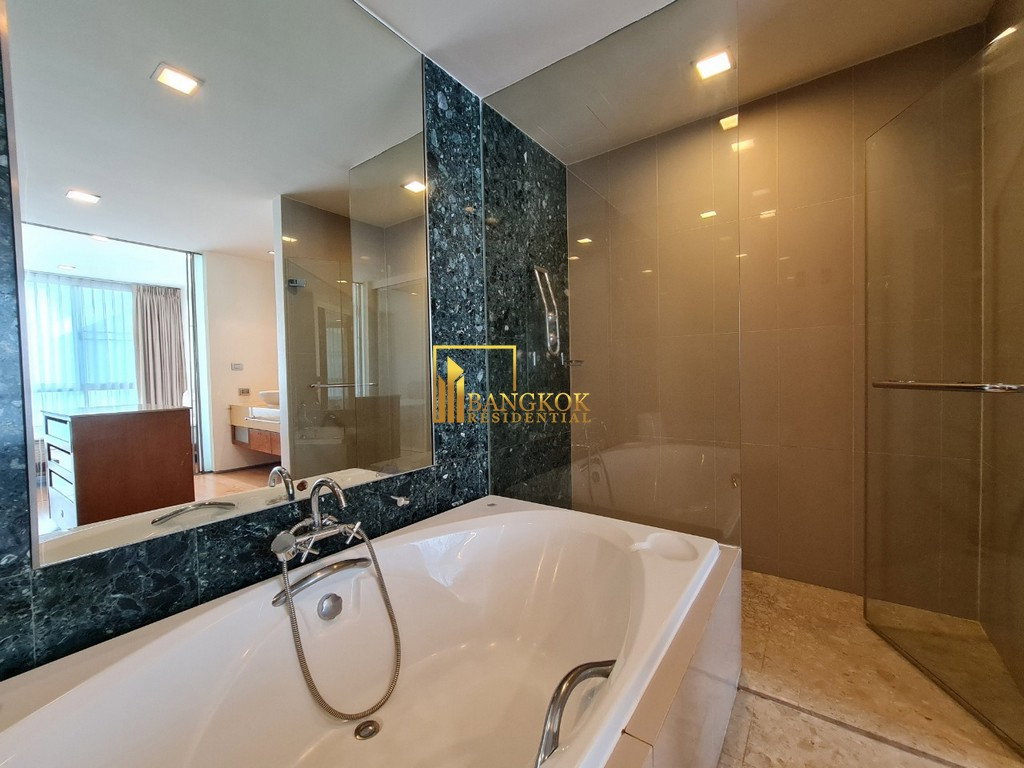 picture Ficus Lane | Impressive 3 Bedroom Condo in Phra Khanong - BR15945CD - 22/36