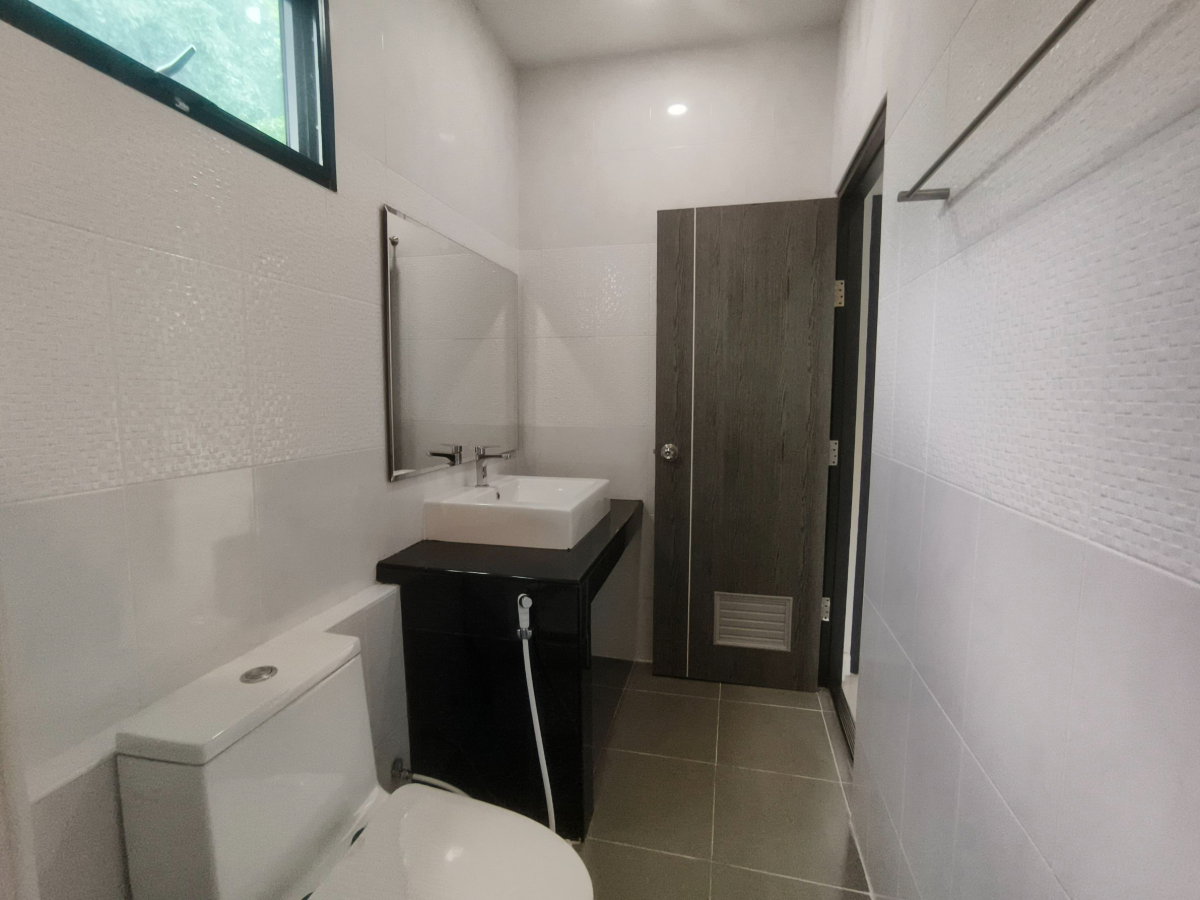 รูป บ้านใหม่พร้อมอยู่ รังสิต คลอง 1 ครัว Built-in สวย ไม่ต้องทำเพิ่ม เข้าอยู่ได้เลย ทำเลดี ใกล้ฟิวเจอร์พาร์ค รังสิต เดินทางสะดวก 2.xx ลบ. - รูปที่ 20/30