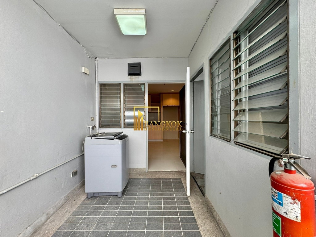 รูป Expansive 3 Bedroom Duplex Apartment in Phrom Phong Area - BR0119AP - รูปที่ 36/50