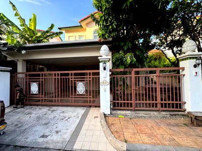 เช่าบ้านเดี่ยว ถนนประเสริฐมนูกิจ : 🔥🌴 บ้านสวยครบ จบในหลังเดียว! สไตล์สเปน เกษตร–นวมินทร์ 🌴🔥