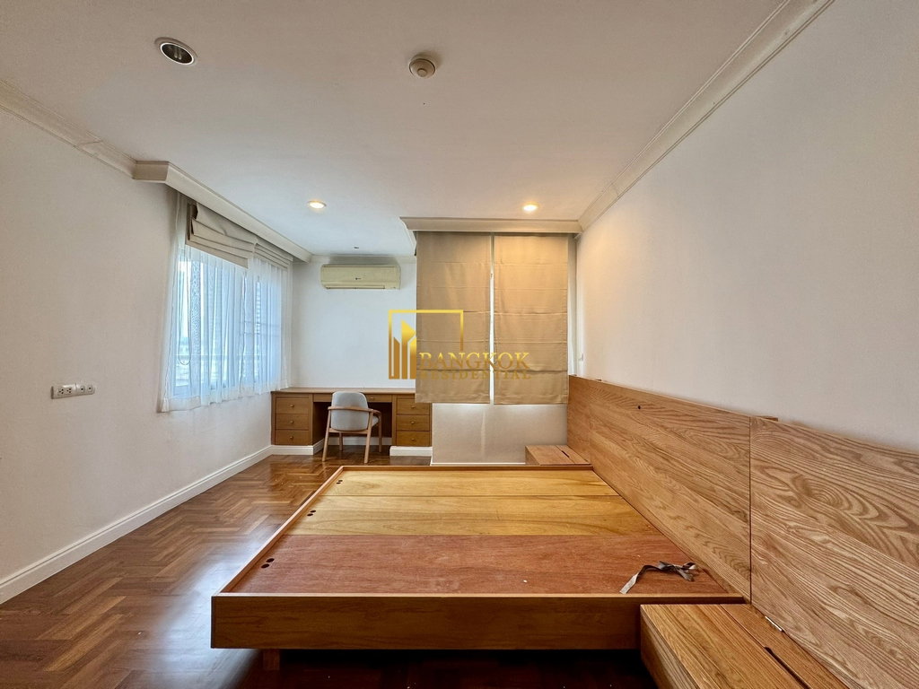 รูป Expansive 3 Bedroom Duplex Apartment in Phrom Phong Area - BR0119AP - รูปที่ 17/50