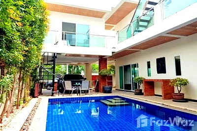 Houses for sale Muang Phuket Phuket : 3 Bedroom Villa for sale in Rawai, Phuket  6033600