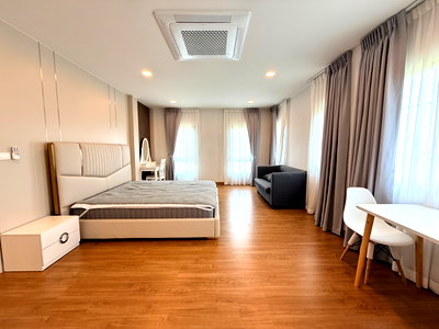 Houses for rent บิ๊กซี บางพลี : For rent: Centro Bangna, 2-storey detached house, 296 sq.m., 4 bedrooms, 4 bathrooms, 3 parking spaces, ready to move in.