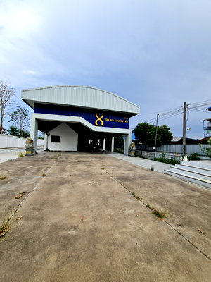 Land for sale San Pa Tong Chiang Mai : Urgent sale! Beautiful land plot with warehouse, prime location in San Pa Tong, Chiang Mai.