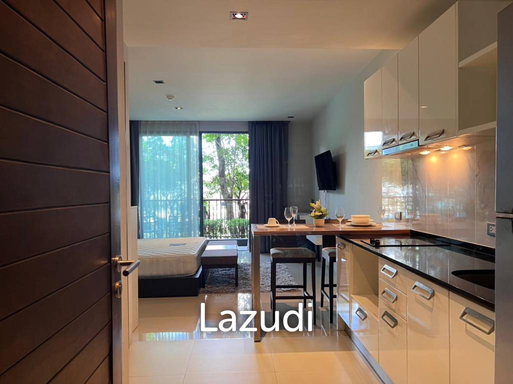 picture Spacious Studio Condo for Sale with Pool View in Patong - 1/9