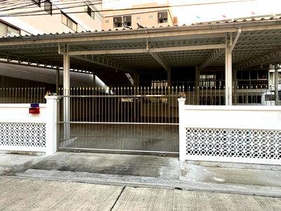Houses for rent : 2 storey detached house for rent 🏠  📍Only 200 meters from the entrance of Soi Ladprao 29.