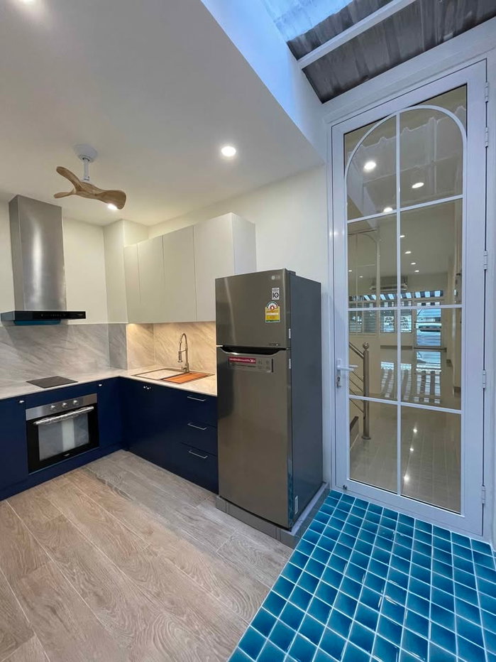 รูป รีโนเวทใหม่ให้เช่า ทำเลสุขุมวิท 93 เดินถึง BTS แค่ 150 เมตร - รูปที่ 1/36