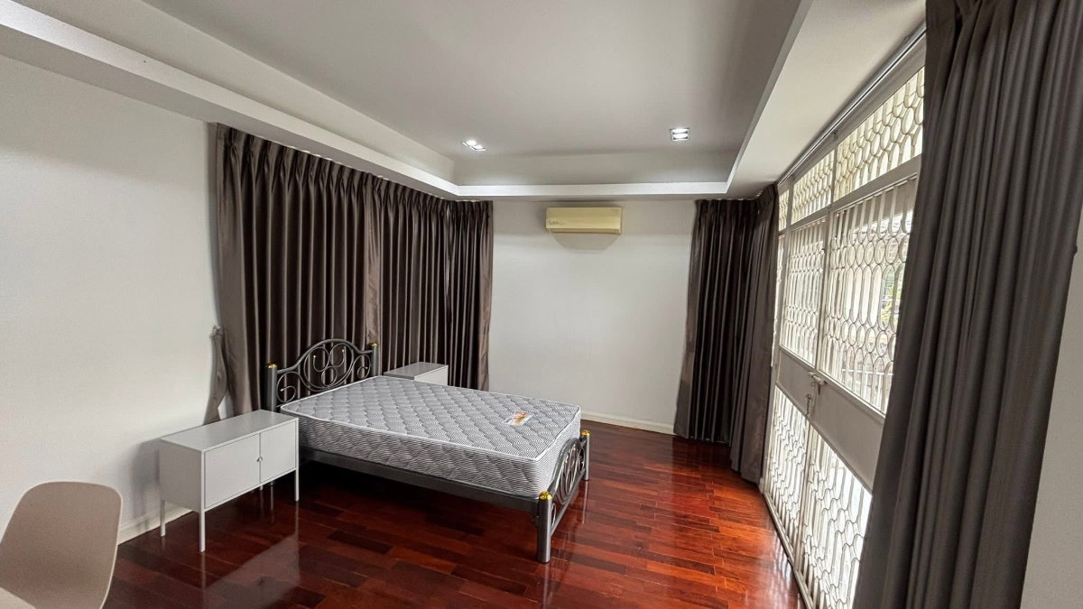 รูป R107 📣บ้านเดี่ยวรีโนเวทใหม่ ทำเลทอง ลาดพร้าว-วังหิน 74 ใกล้แหล่งของกิน คาเฟ่ ร้านดังเพียบ 🌟 เพียง 14.9 ล้านบาท - รูปที่ 10/13