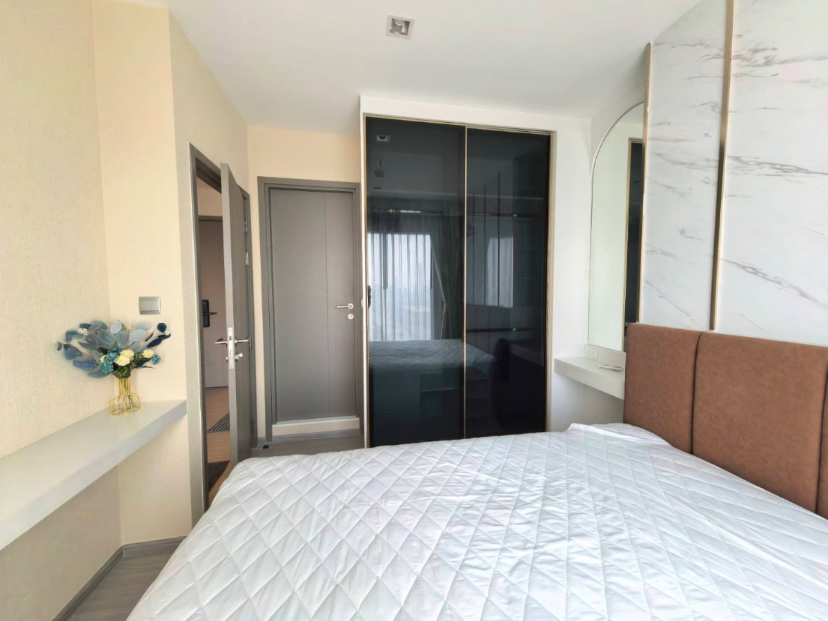 picture Built-in with unblock view, MRT by walk - Life Asoke Hype - 1/9