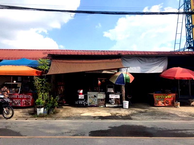 Shophouses for sale Phrae : FOR SALE  COMMERCIAL BUILDING PROPERTY  765000 BAHT.