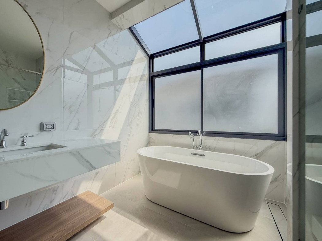 รูป ขายบ้านหรูระดับ Top Ultra Luxury นาราสิริ กรุงเทพกรีฑา 152 ตรว. พื้นที่ใช้สอย 495 ตรม. 4 นอน 6 น้ำ 3+3 ที่จอดรถ - รูปที่ 9/12