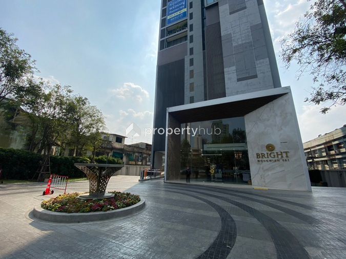 Bright Wongwian Yai