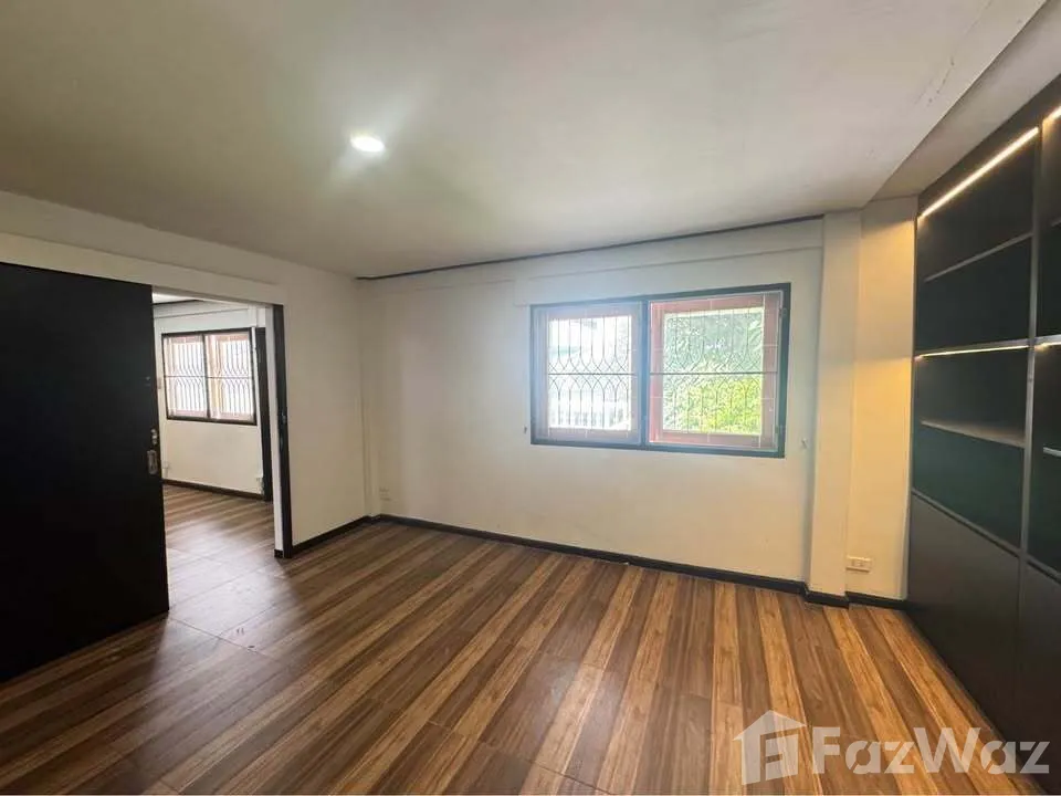 รูป ขาย บ้านเดี่ยว 5 ห้องนอน ใน สวนหลวง, กรุงเทพมหานคร 6154828 - รูปที่ 17/18