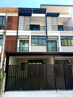 ขายทาวน์โฮม : ขายทาวน์โฮม : โครงการซิกเนเจอร์ วัชรพล พื้นที่ 17 ตารางวา 3 ห้องนอน 3 ห้องน้ำ ตกแต่งใหม่พร้อมอยู่