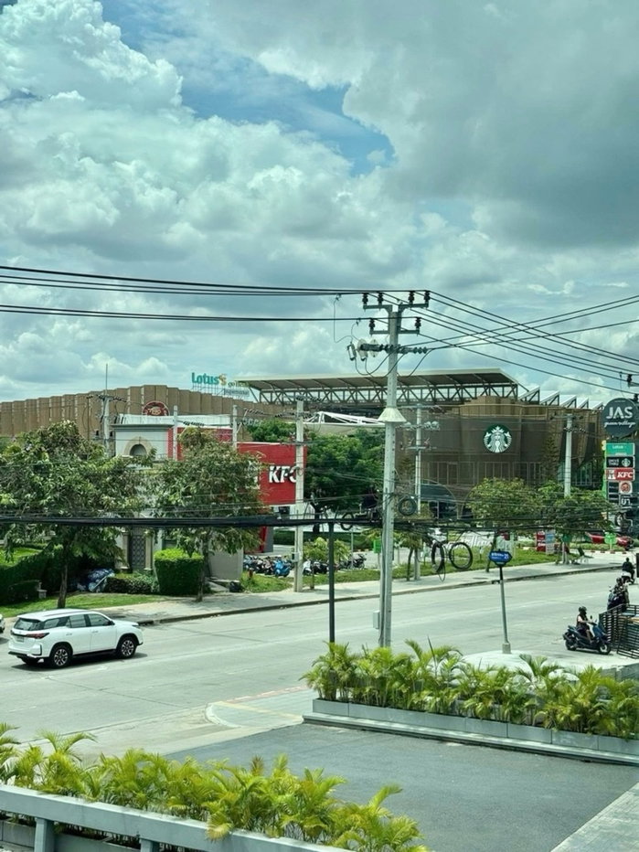 รูป ให้เช่า 🚨 Townhome 3 ชั้น ทำเลดี รถไม่ติด หน้าหมู่บ้านมี Community Mall เดินไปได้เลย ใกล้ Mega Bangna ไม่ถึง 10 นาที บ้านติดถนนสุขาภิบาล2 ใกล้เจโม - รูปที่ 44/45
