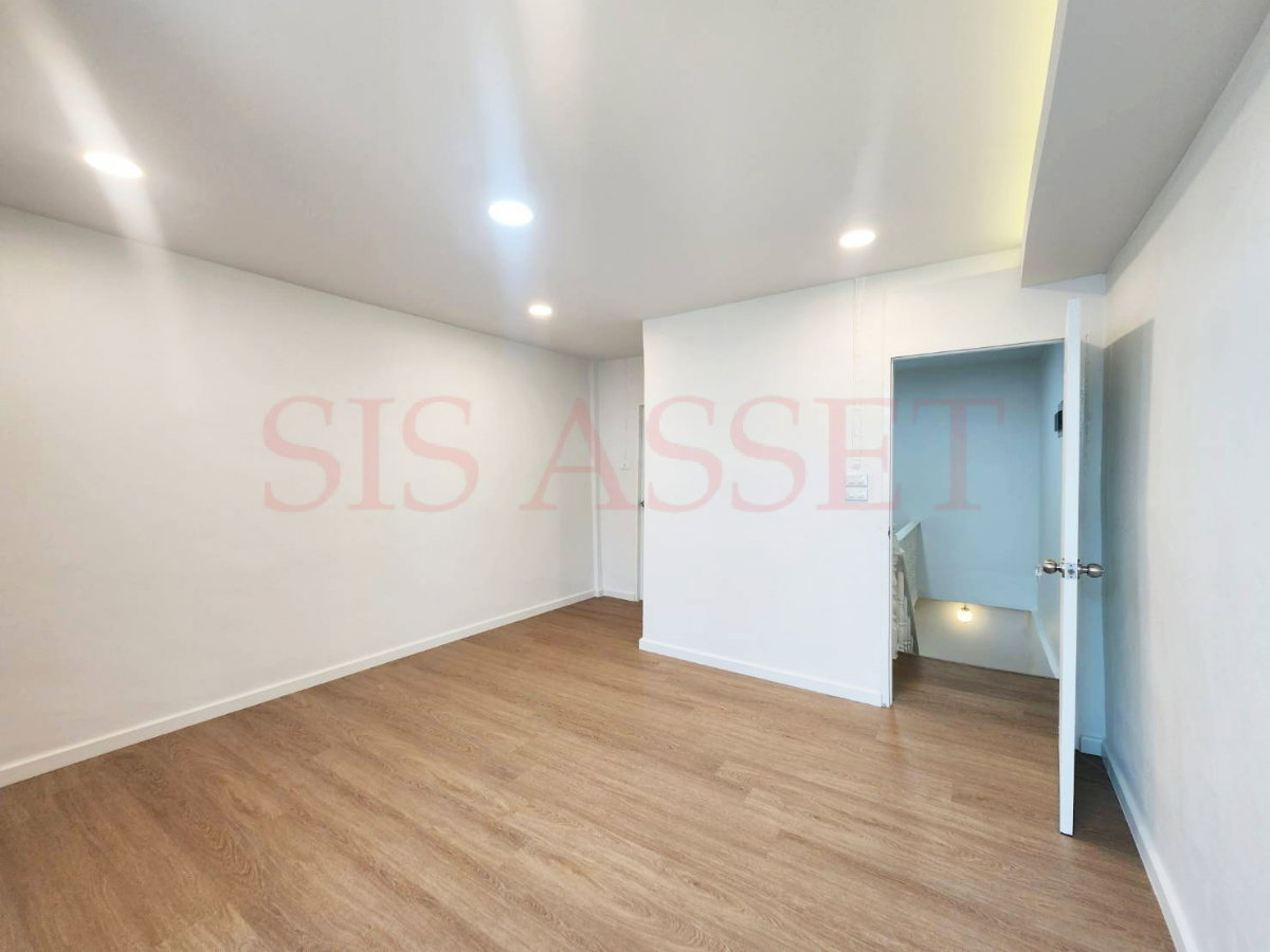 รูป ขายทาวน์เฮ้าส์ : หมู่บ้านรุ่งเรืองเฮาส์​ ซ.พหลโยธิน 54 เนื้อที่ 16 ตารางวา 2 ห้องนอน 2 ห้องน้ำ ตกแต่งพร้อมอยู่ - รูปที่ 9/13