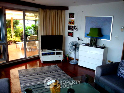 คอนโดให้เช่า : คอนโด 1-ห้องนอน ที่ สุขุมวิท สวีท คอนโดมิเนียม ใกล้ BTS นานา (ID 512718)