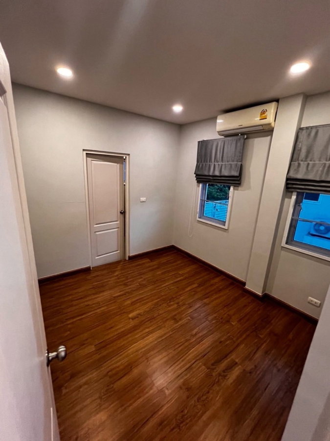 รูป ขายบ้านเดี่ยว หมู่บ้านเดอะเซนโทร รามอินทรา 109 ใกล้รถไฟฟ้าสายสีชมพู (N.2054) - รูปที่ 4/13