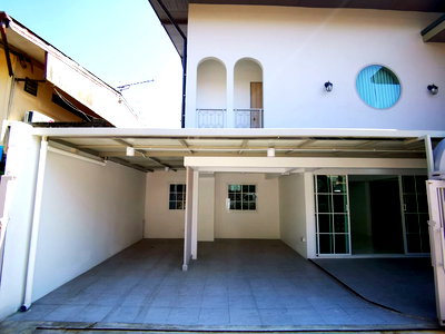 Houses for rent Bangkok : 🏡📍 Single House for Rent  in Lat Phrao – Great Location, Easy Access, Close to Multiple 🚇 MRT Lines 📍🏡