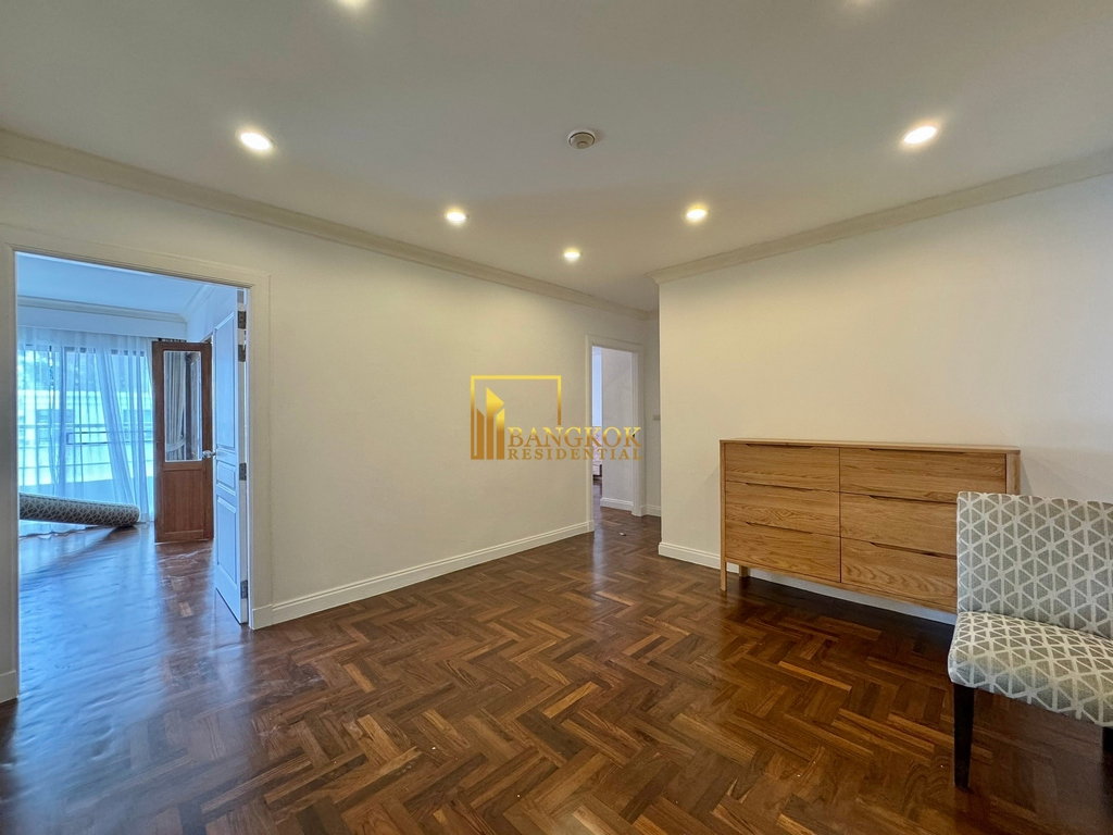 รูป Expansive 3 Bedroom Duplex Apartment in Phrom Phong Area - BR0119AP - รูปที่ 14/50