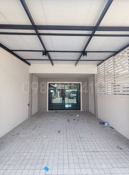 รูป ขายทาวน์เฮ้าส์ 2 ชั้น พนาสนธิ์ 6 ซอยนิมิตใหม่ 7 เนื้อที่ 18 ตรว 2นอน 2น้ำ การเดินทางสะดวก ใกล้แหล่งชุมชน - รูปที่ 2/8