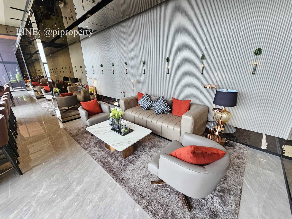 รูป ห้องพักพร้อมเฟอร์นิเจอร์ครบครันให้เช่า ในย่านสุขุมวิท - พระราม 4 พร้อมเข้าอยู่ได้ทันที - รูปที่ 31/34