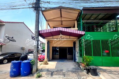 ทาวน์โฮม ไทรน้อย นนทบุรี : ปิยวรารมย์ 3 บ้านกล้วย-ไทรน้อย แปลงมุม ต่อเติมครบ ทำเลดี เดินทางสะดวก