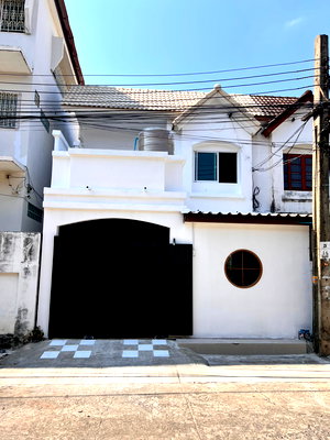 ทาวน์โฮม กรุงเทพมหานคร : 🎉 ขายทาวน์โฮม 2 ชั้น 🌟 ในซอยจรัญ 35 🌟 22.6 ตรว 🌟 รีโนเวทใหม่สไตล์มินิมอล 🏡