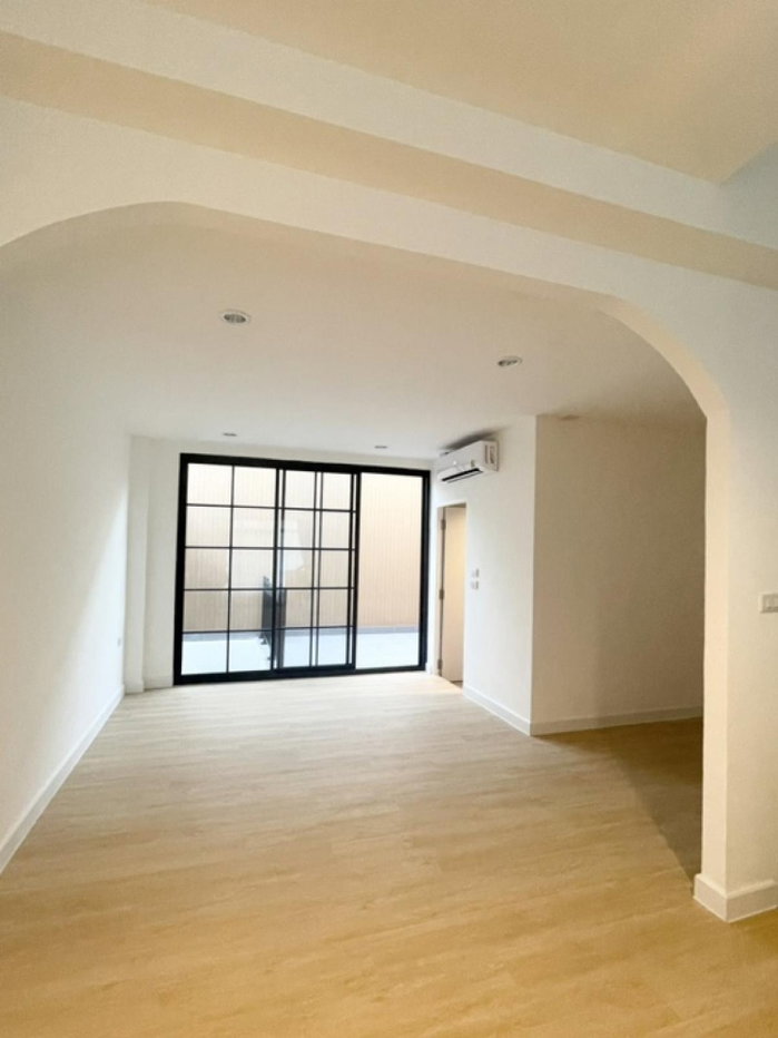 รูป 🏠💫 ปล่อยเช่าทาวน์โฮม 3 ชั้น รีโนเวทใหม่ ครัวจัดเต็ม ทำเลเลียบด่วน–เอกมัย 💫🏠 - รูปที่ 12/20