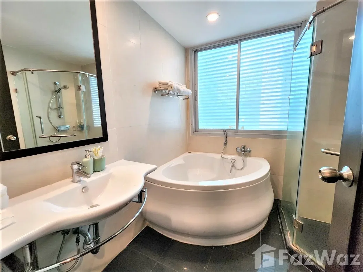 picture Spacious 3 Bedrooms 3 Bathrooms Unit 1163018 - 4/15