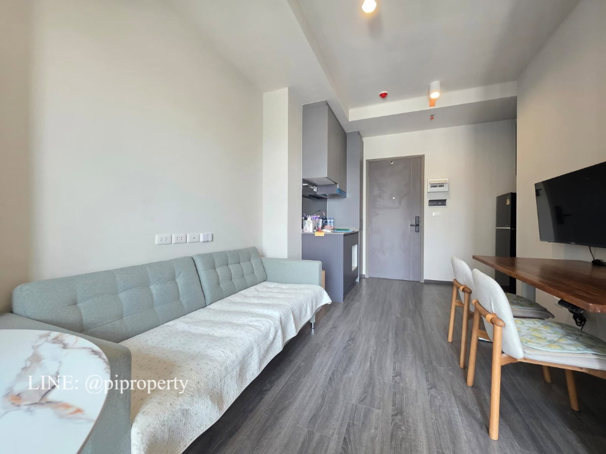 รูป ห้องพักพร้อมเฟอร์นิเจอร์ครบครันให้เช่า ในย่านสุขุมวิท - พระราม 4 พร้อมเข้าอยู่ได้ทันที - รูปที่ 8/34