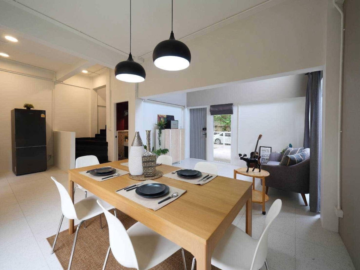 รูป WS6971 🔥 ให้เช่าบ้าน สุขุมวิท 71 (ซอยปรีดี 42) พร้อมอยู่ ทำเลดี! 🔥 ใกล้ BTS พระโขนง เพียง 95,000 บาท/เดือน - รูปที่ 3/10