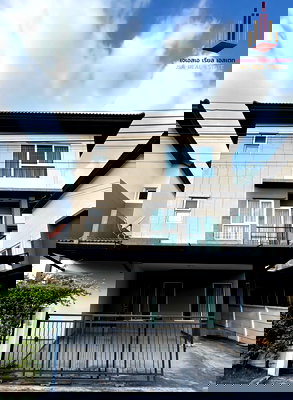 Twin houses for sale : ✨ For Sale: Baan Klang Muang Suanluang ✨   💰 Only 7,600,000 THB