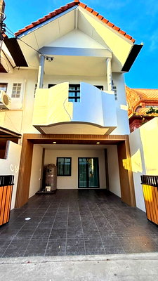 ทาวน์โฮม ชลบุรี : 3 Bedroom Townhouse for Sale East Pattaya