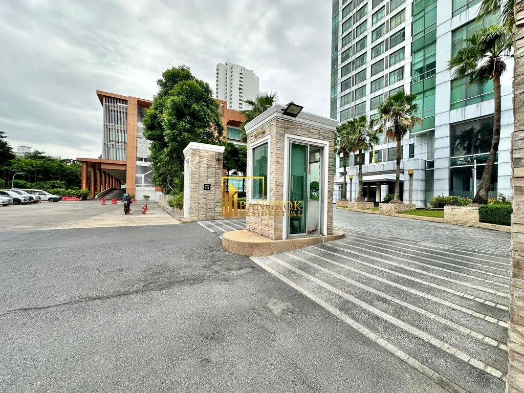 รูป Baan Sathorn Chaophraya | Spacious 2 Bedroom Riverside Condo For Rent - BR15914CD - รูปที่ 29/31