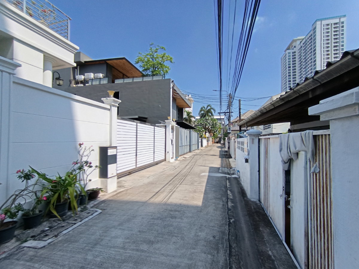 รูป ขาย ที่ดิน ลาดพร้าว 18 แยก 4-1 🔥 เพียง 9,590,000 บาท 🚆 ใกล้ MRT ลาดพร้าว  - รูปที่ 2/6