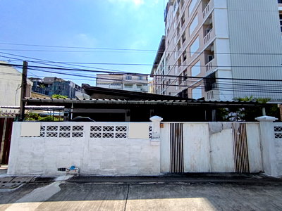 Land for sale Pradist Manutham Road : Land for sale, Ladprao 18, Soi 4-1 🔥 Only 9,590,000 baht 🚆 Near MRT Ladprao