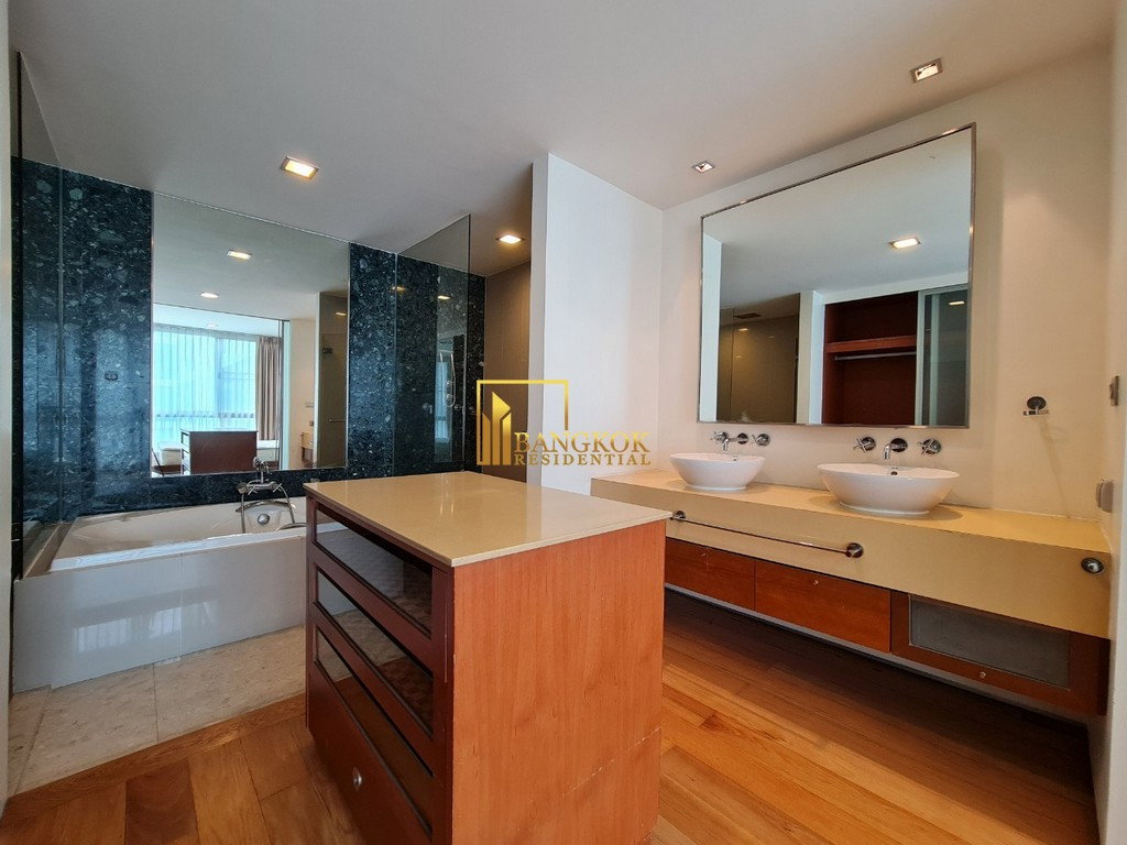 picture Ficus Lane | Impressive 3 Bedroom Condo in Phra Khanong - BR15945CD - 20/36