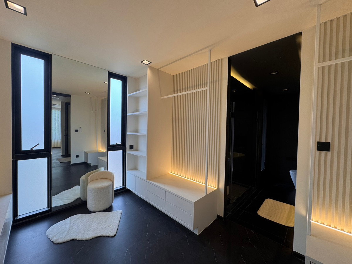 รูป R109 📣Luxury Townhome ใจกลางรัชดา – ห้วยขวาง ✨ ใกล้ MRT สุทธิสาร เพียง 15.9 ล้านบาท - รูปที่ 9/11