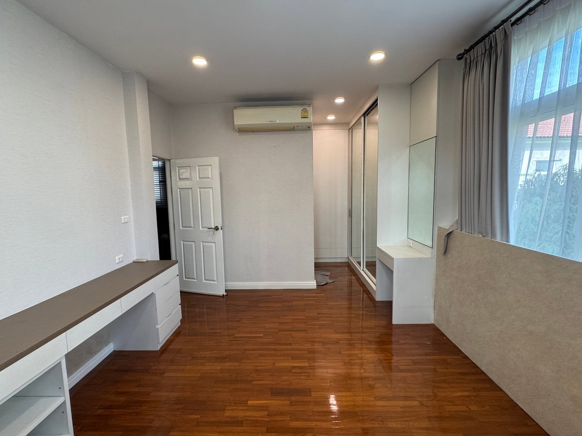 รูป 🔥🌴 บ้านสวยครบ จบในหลังเดียว! สไตล์สเปน เกษตร–นวมินทร์ 🌴🔥 - รูปที่ 19/38