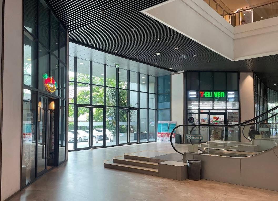 picture Sell Artisan Condominium 21st Floor Building A - 8/9