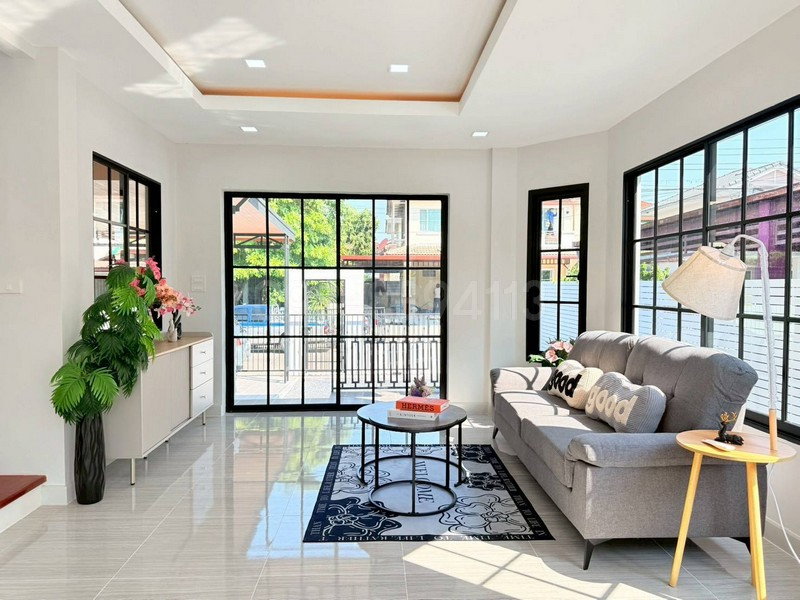 รูป ขายบ้านเดี่ยวชั้นเดียว มบ.ชัยพฤกษ์2 ถ.คุ้มเกล้า 12 เนื้อที่ 54 ตรว 3นอน 2น้ำ ห้องน้ำเปลี่ยนสุขภัณฑ์ใหม่ บ้านพื้นที่กว้าง - รูปที่ 2/8