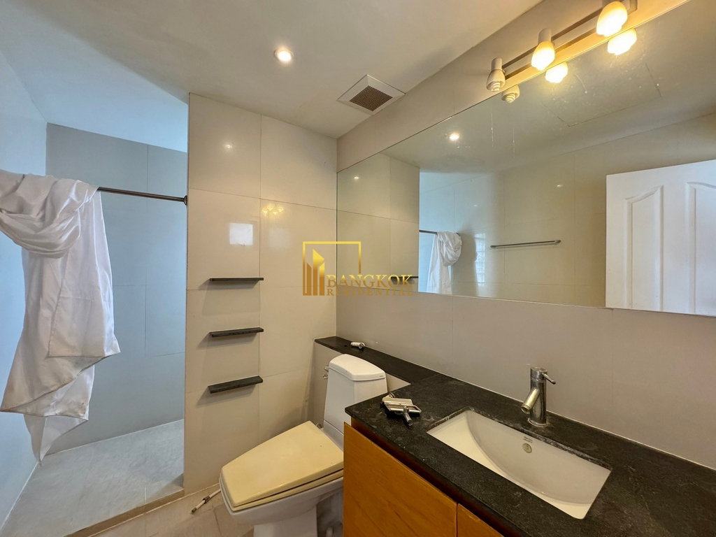 รูป Expansive 3 Bedroom Duplex Apartment in Phrom Phong Area - BR0119AP - รูปที่ 35/50