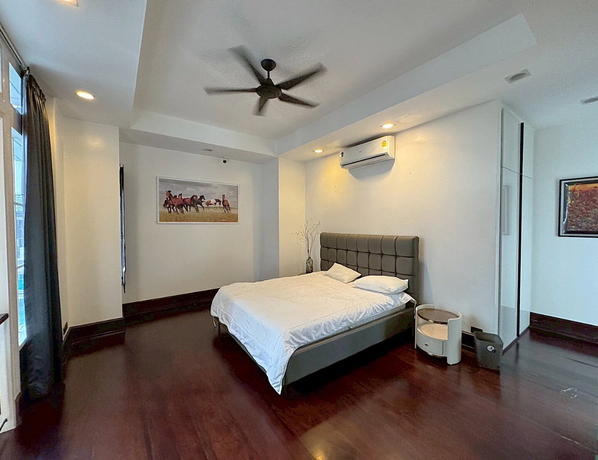 รูป บ้านหรู พร้อมสระว่ายน้ำส่วนตัว ใจกลางทองหล่อ ** NO CO-AGENT ** - รูปที่ 6/16