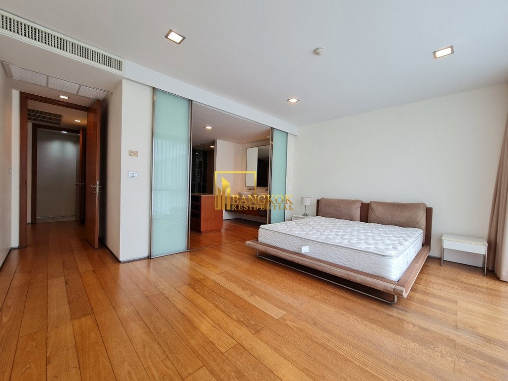 picture Ficus Lane | Impressive 3 Bedroom Condo in Phra Khanong - BR15945CD - 19/36