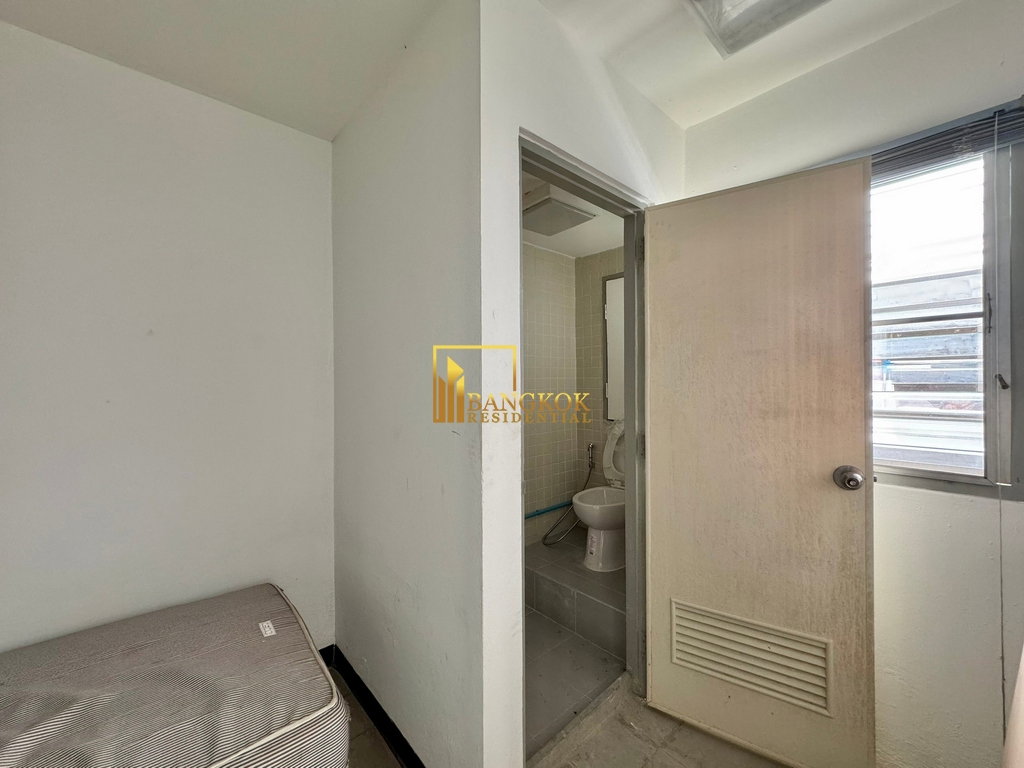 รูป Expansive 3 Bedroom Duplex Apartment in Phrom Phong Area - BR0119AP - รูปที่ 37/50