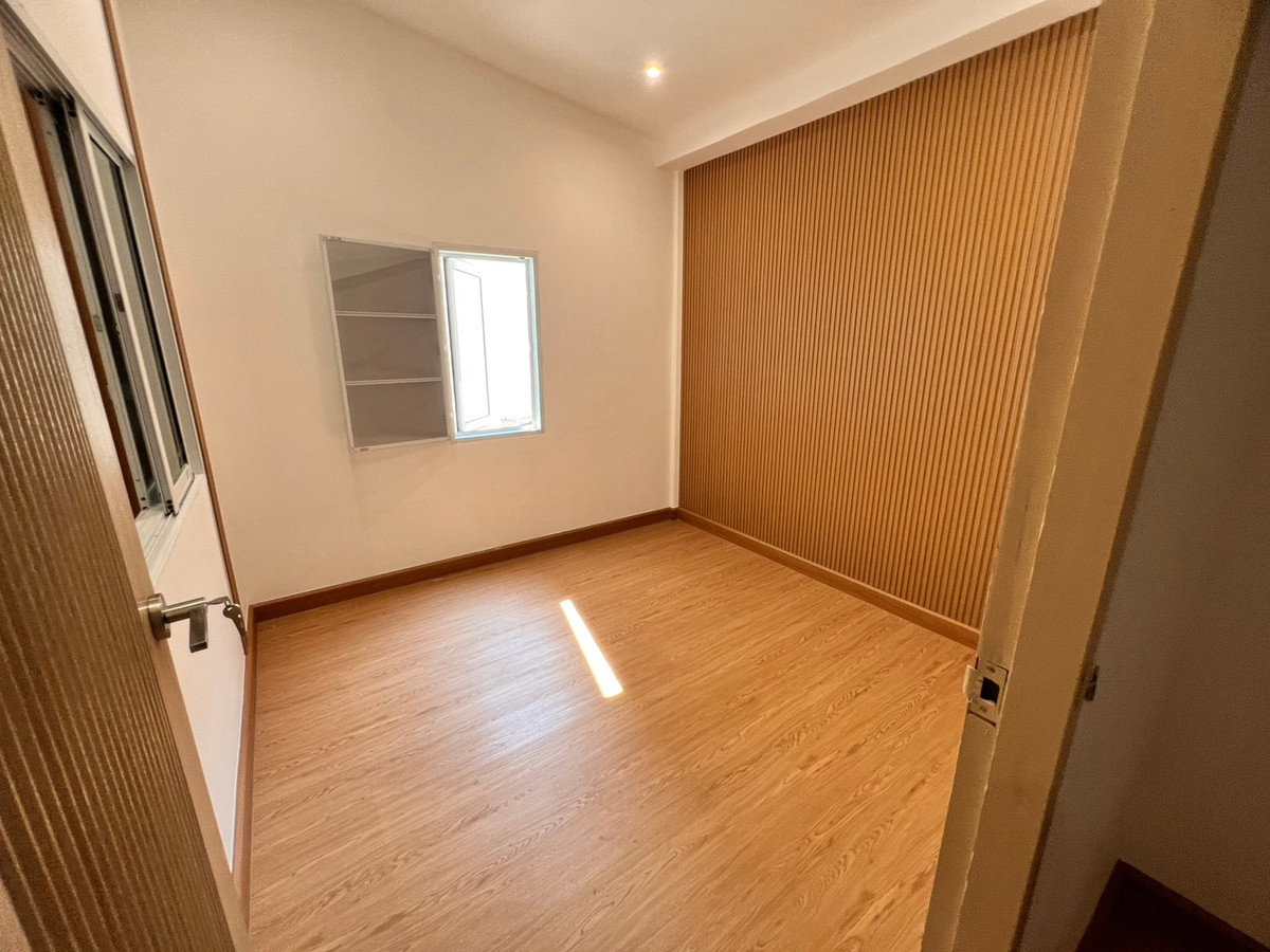 รูป 🏠 ทาวน์โฮม 2 ชั้น ใกล้ 🚇 MRT จรัญฯ 📍 ทำเลดี เข้าเมืองง่าย 🏘️  ✔️ รีโนเวทใหม่ทั้งหลัง สไตล์มินิมอล - รูปที่ 19/28