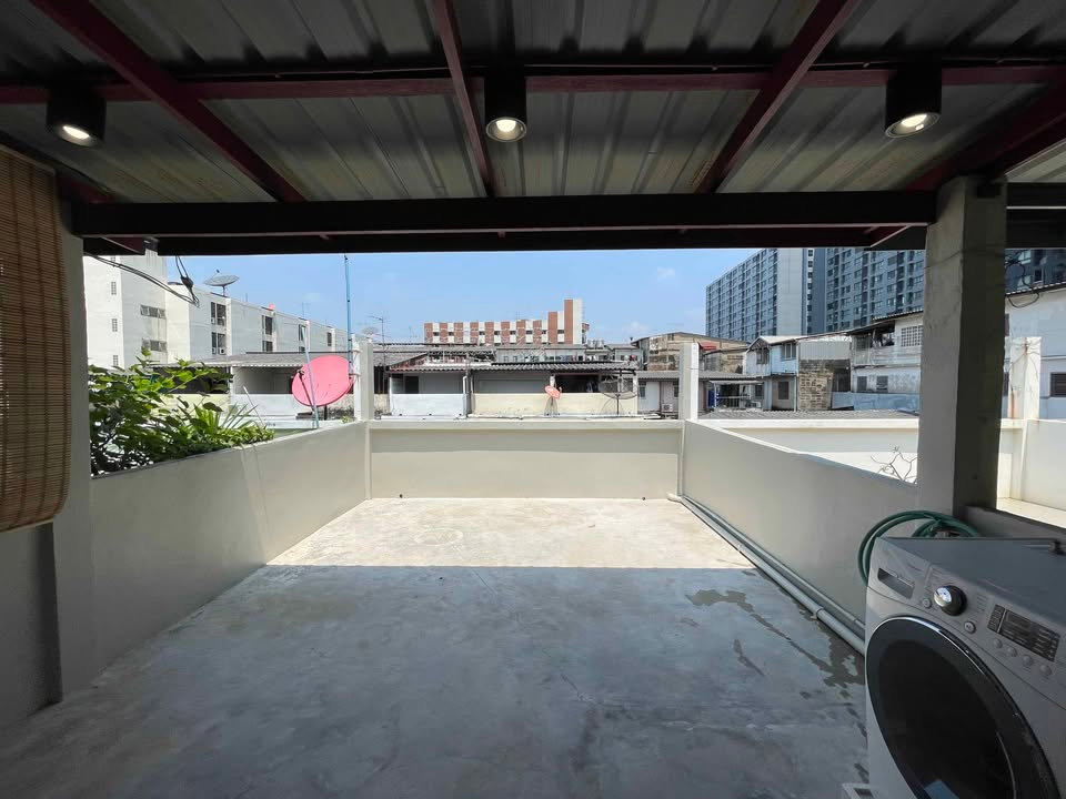 รูป รีโนเวทใหม่ให้เช่า ทำเลสุขุมวิท 93 เดินถึง BTS แค่ 150 เมตร - รูปที่ 32/36