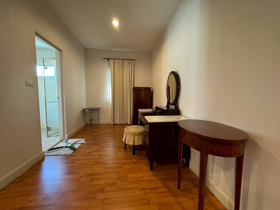 รูป  ให้เช่า หมู่บ้านแกรนด์บางกอก บูเลอวาร์ด รัชดา-รามอินทรา 2 มีเฟอร์นิเจอร์ เครื่องใช้ไฟฟ้าครบ ใกล้ แฟชั่นไอส์แลนด์, เดอะพรอมานาด- - รูปที่ 5/16